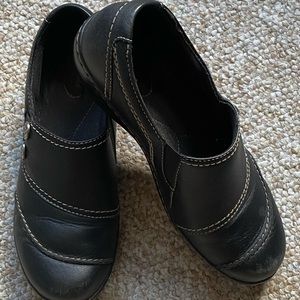 Clarks Bendables in Black